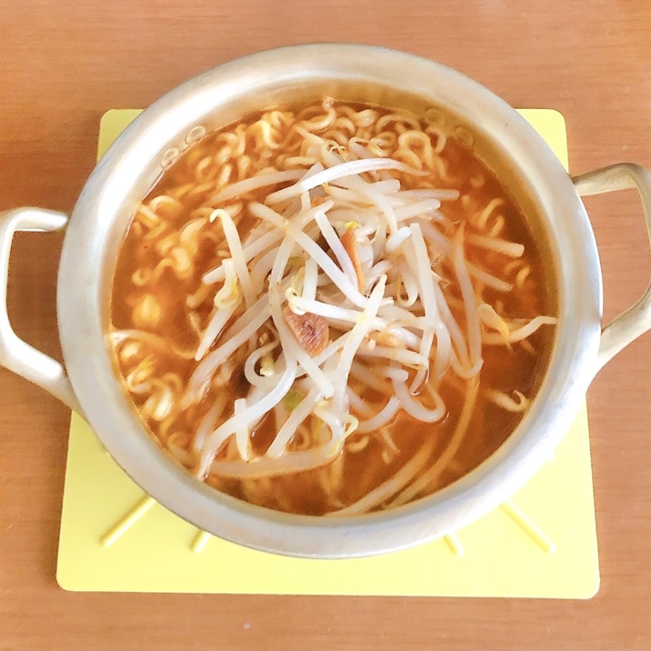 簡単⭐もやしのナムル入り辛ラーメン